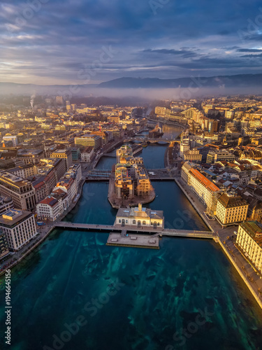 Obraz na plátne Panoramic aerial sunset view of the cityscape of Geneva, Switzerland, with River