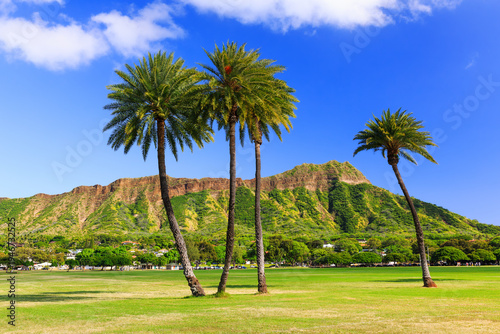 Honolulu, Oahu, Hawaii. Diamond head seen from Kapiolani Park.