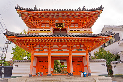 小豆島の寺の門