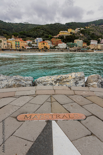Fotografie artwork indicates the direction of the mistral wind