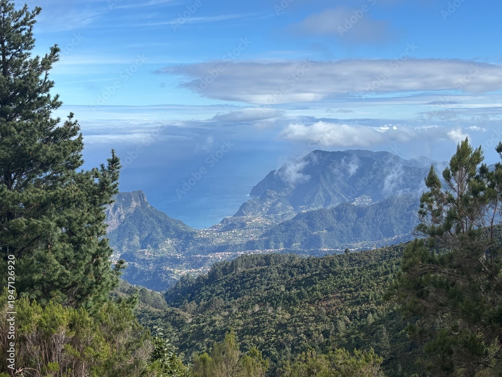Obraz premium mountains and clouds