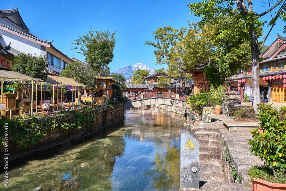 Fototapeta premium street in lijiang, yunnan, china