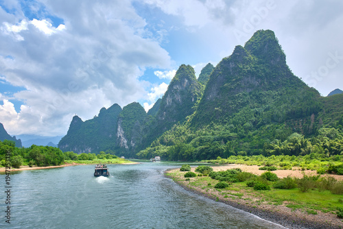 Photos li river cruise in guilin, china
