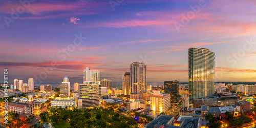 Foto Coastal cityscape of St Petersburg, Florida, USA