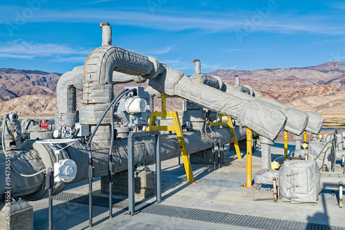 Valokuva Insulated pipes are part of the rehydration system at Owens Lake near Keeler, Ca