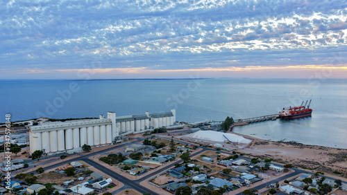Quadro em tela Ceduna and Thevenard, South Australia: 4K aerial drone view of Flinders Ports Th