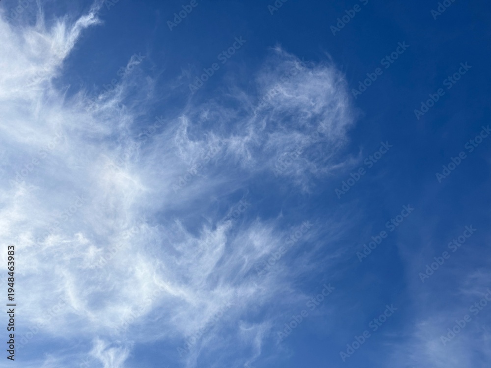 Fototapeta premium Cirrus clouds in blue sky 