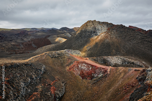 Bild auf Leinwand Mondlandschaft einer Vulkaninsel Isabela - Galapagos