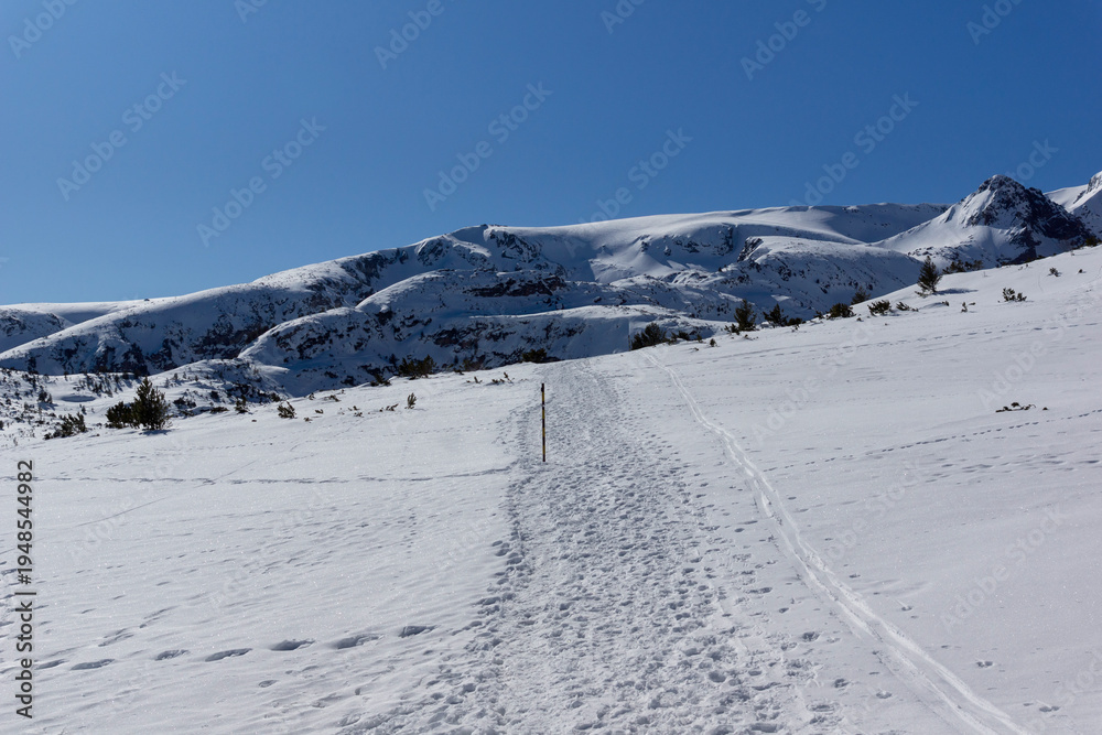 Obraz premium Winter view of Rila Mountain near The Seven Rila Lakes, Bulgaria