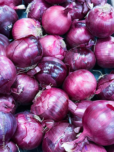 red onions in market