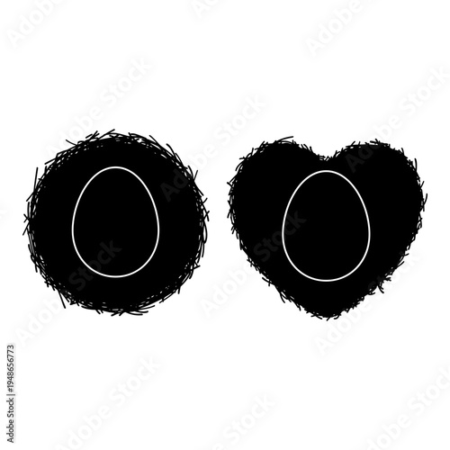 Hand-drawn sketches of a zero and a heart symbol with rough outlines. Vector, illustration