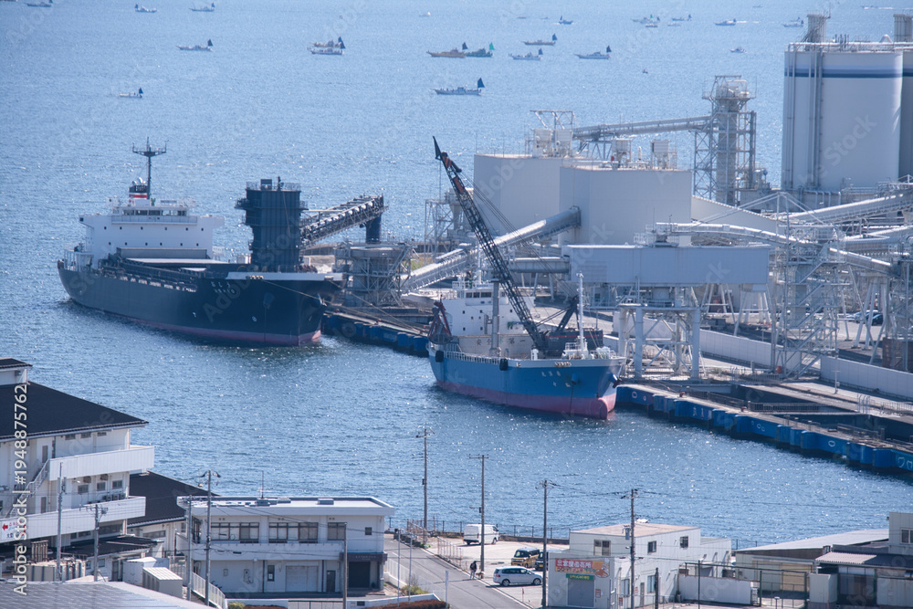Naklejka premium くりはま花の国から望む横須賀の海