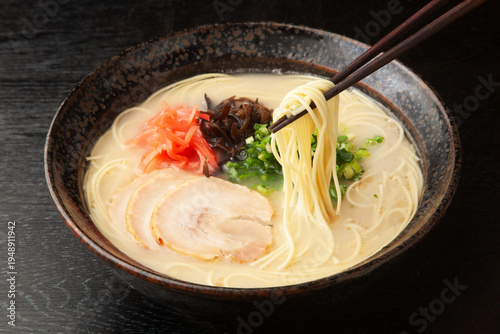 とんこつラーメン