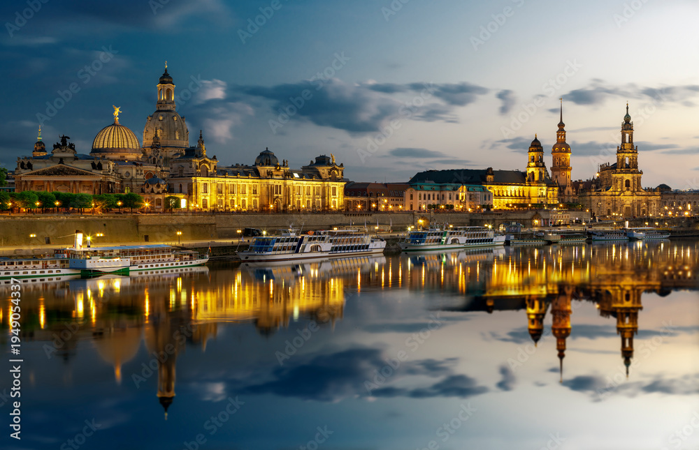 Obraz premium Historic Dresden city skyline with baroque architecture and old town buildings along the Elbe River in Saxony, Germany, scenic European cityscape and popular travel destination with cultural heritage 
