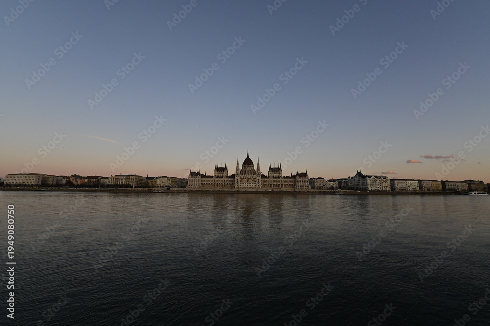 Fototapeta premium hungarian parliament building