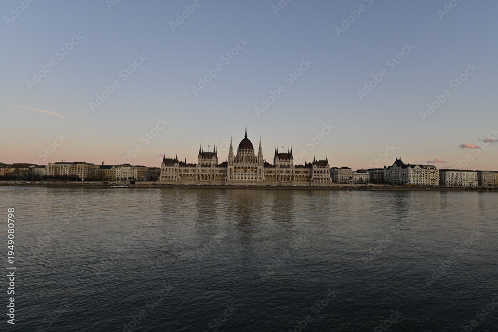 Fototapeta premium hungarian parliament building