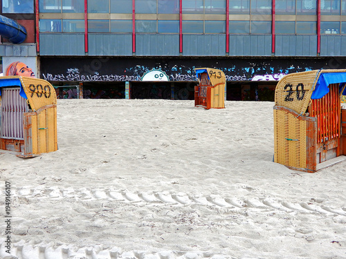 abandoned beach chairs
