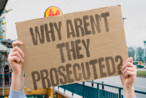 Foto "Why Aren't They Prosecuted?" Why aren't road blockers prosecuted for assault when they delay ambulances and endanger lives? PROSECUTE