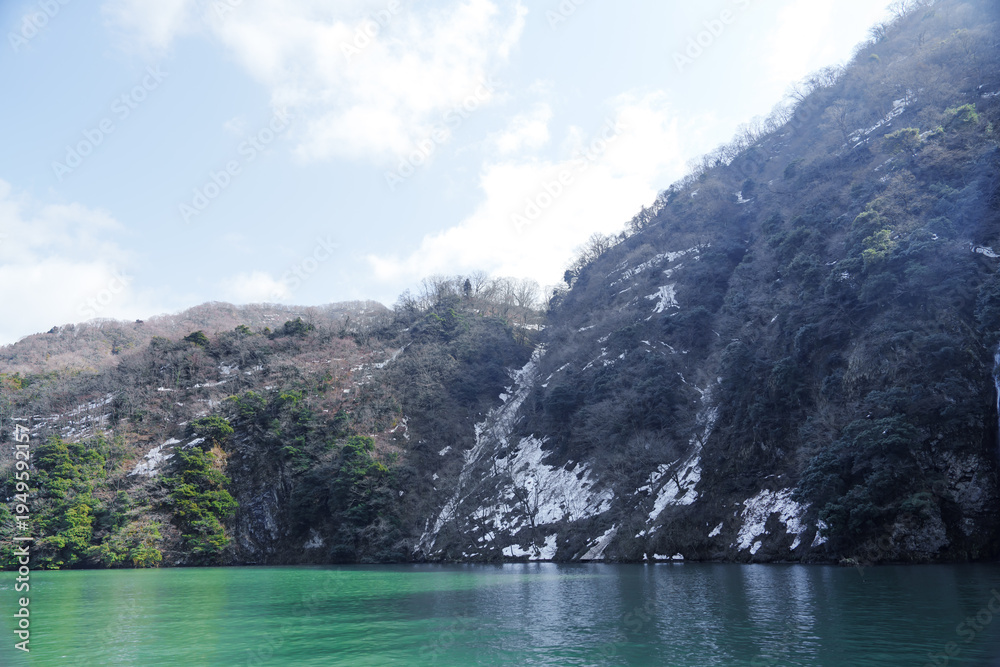 Fototapeta premium 富山の庄川峡遊覧船から見た風景
