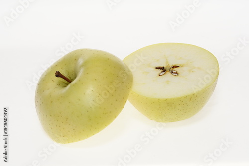 Wallpaper Mural 黄色いりんご きみと　青森県産 Torontodigital.ca