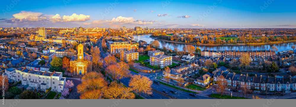 Fototapeta premium Golden Hour View of Hammersmith and A4 with London Skyline in Distance