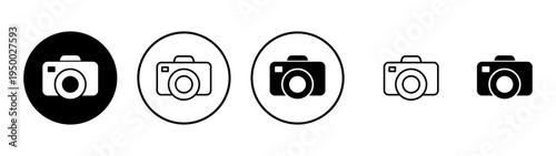 Camera icon vector. photo camera sign and symbol. photography icon.
