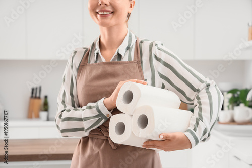 Housewife with rolls of pap...