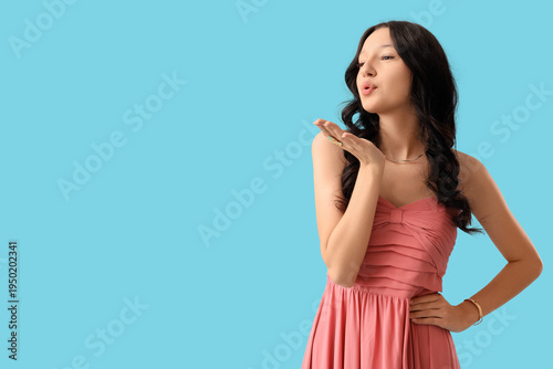 Beautiful happy teenage gir...