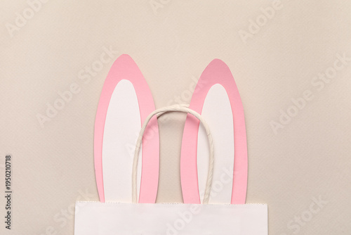 Shopping bag with paper Eas...