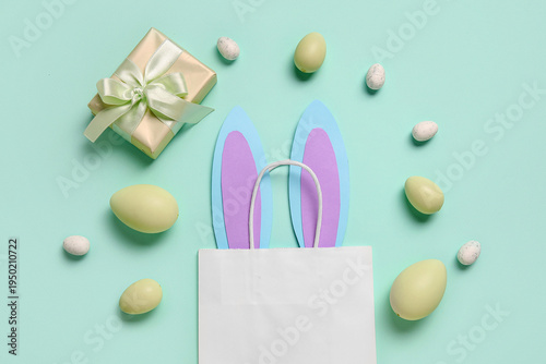 Shopping bag with paper bun...