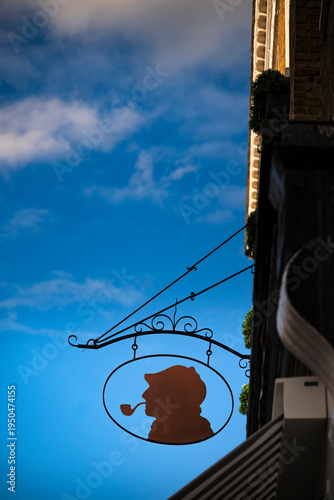 Obraz na płótnie Sherlock Holmes symbol on display outside building in Baker Street, London