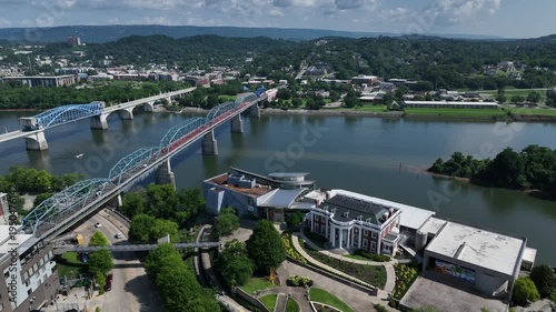 Scenic Tennessee River Flow Through Chattanooga Cityscape