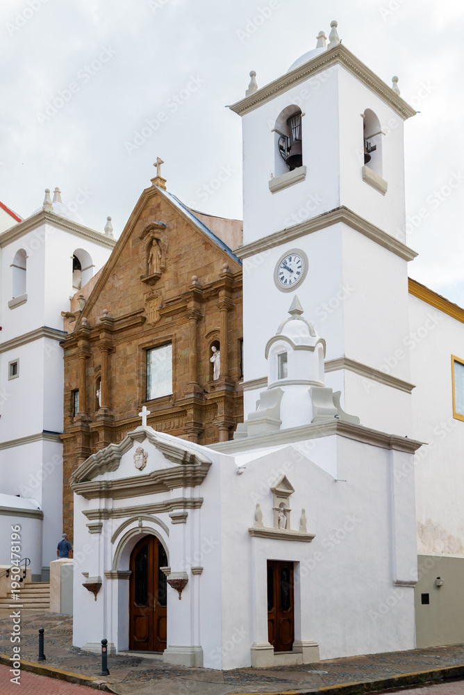Fototapeta premium Main Baroque Facade of La Merced Church
