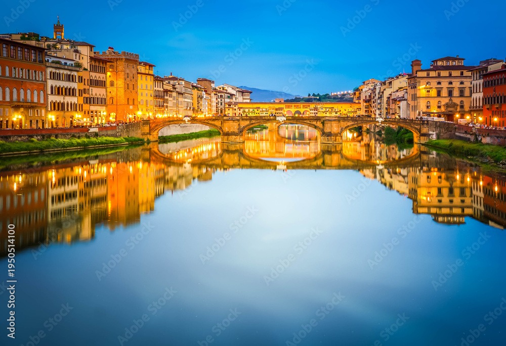 Fototapeta premium Ponte Santa Trinita bridge over the Arno River, Florence