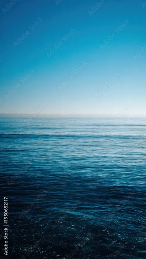 Obraz premium Vast Blue Ocean and Clear Sky Horizon