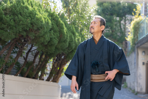 着物を着た男性