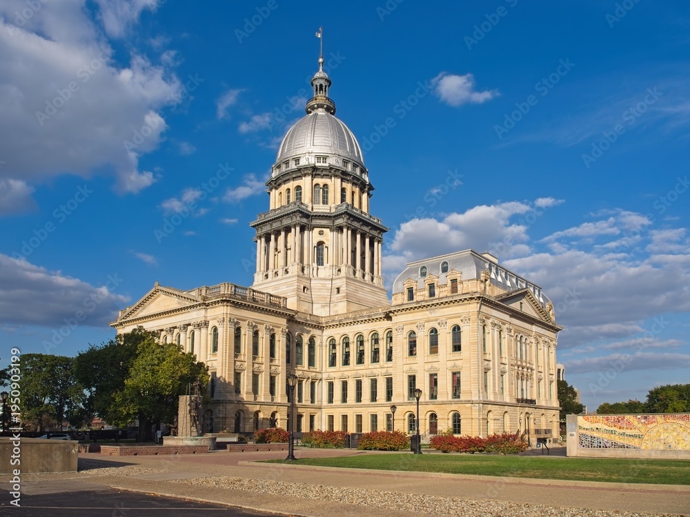 Fototapeta premium Majestic Illinois State Capitol with golden dome under blue skies and scattered clouds (back side)