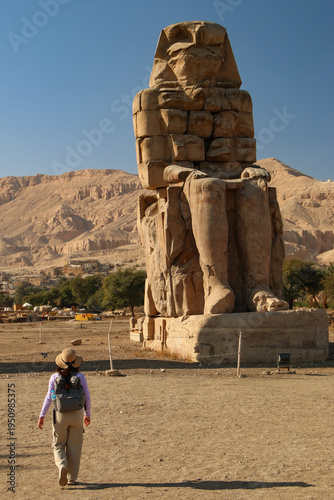 Fotografie Massive stone statue of Colossus of Memnon in Egypt