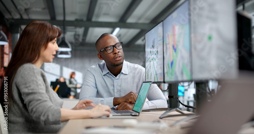 Canvastavla Young Professionals Analyze Urban Traffic Flow Using Digital Mapping