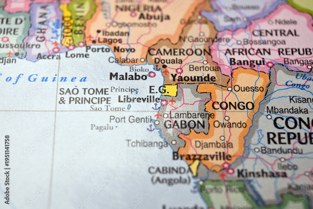 Naklejka premium Yaoundé Cameroon on World Map with Blurred Background – Geography Location Concept