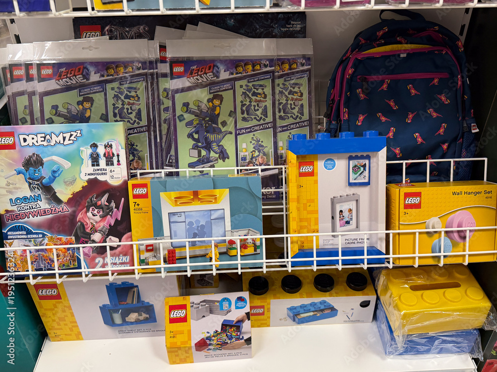 Naklejka premium Lego retail shelf display