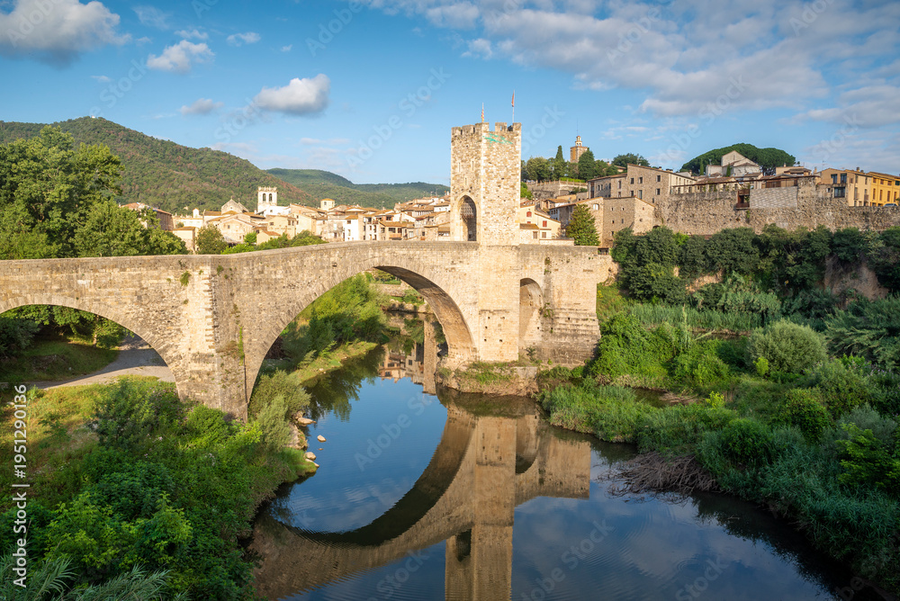 Obraz premium Besalu is a beautiful medieval town in the comarca of Garrotxa, Girona province, Catalonia, Spain. 