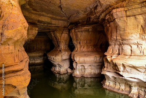 Fotografie Limestone columns inside the Sof Omar Caves in south-eastern Ethiopia