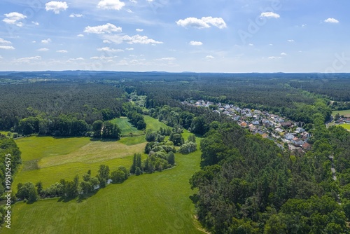 Ausblick auf Röthenbach bei Sankt Wolfgang an der Schwarzach im südlichen Nürnberger Reichswald von oben