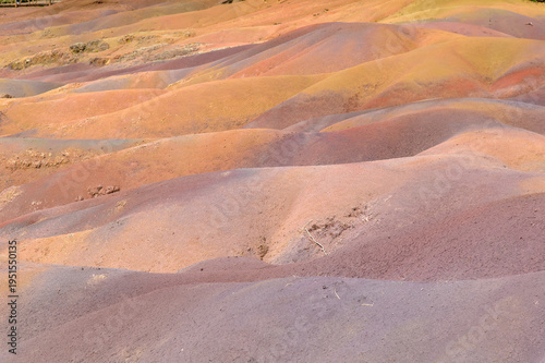 モーリシャスにある七色の大地のとても美しい風景The beautiful scenery of the rainbow-colored land in Mauritius