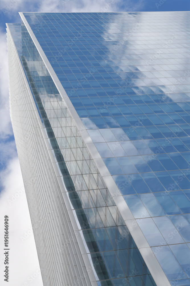 Obraz premium skyward view of The Sun Life Financial Tower at One York Street, designed by Sweeny & Co Architects, Toronto