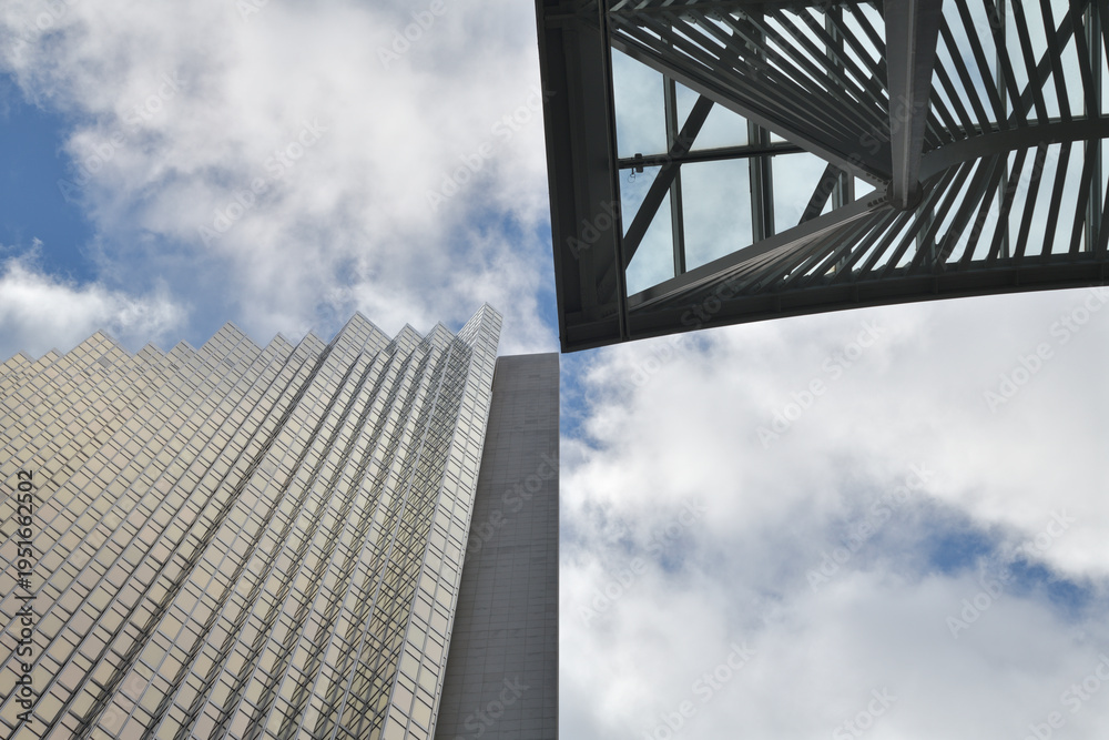 Fototapeta premium skyward view of Royal Bank Plaza tower and Allen Lambert Galleria (Calatrava) at Brookfield Place, Bay St, Toronto