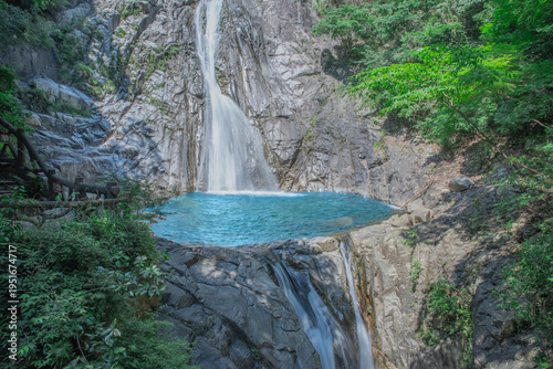 日本の兵庫県神戸にある布引の滝
