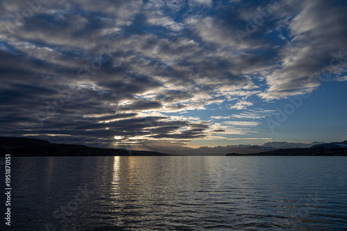 Sonnenaufgang in Oberrieden, Zürichsee, Kanton Zürich, Schweiz