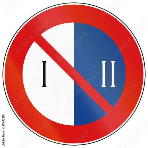 Historic Italian road sign from 1959 - Alternative parking (odd days on right, even days on the left)